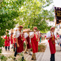 Le Chapitre annuel des Francs Cacous arrive à grands pas !
Retrouvez la confrérie dans les rues de la ville le samedi 13 juin à partir de 15h30 pour un moment festif et convivial
Gratuit
Et pour prolonger la soirée, inscrivez-vous à la soirée dansante !
? Billetterie disponible à l’office de tourisme
30
