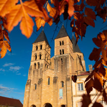 Dring dring… l’Appel de l’Automne retentit à Paray !
Qui dit automne dit jolies couleurs, balades au grand air et petits plaisirs de saison
À Paray, l’automne vous donne rendez-vous…
Vous décrochez ?