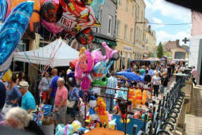 Grande braderie annuelle - Dans les rues de la ville