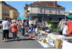 Grand vide-grenier - Dans les rues de la ville