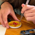 Atelier mosaïque en famille