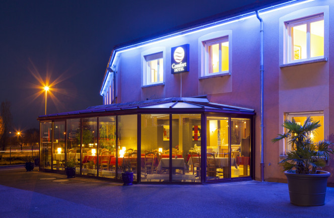 Extérieur de nuit